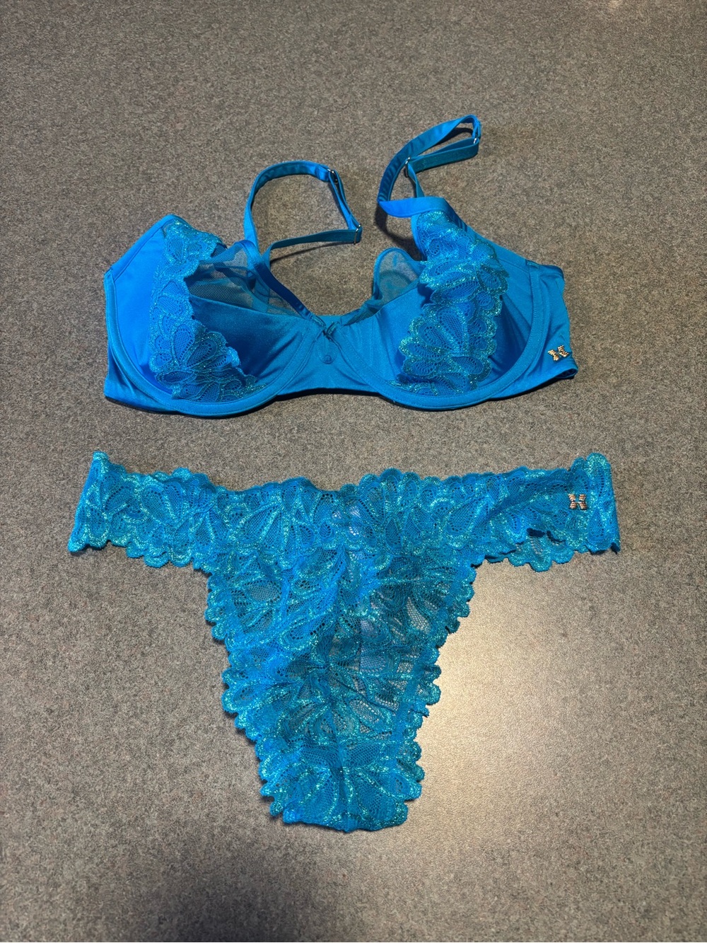 Savage X Fenty Electric Blue Lace Underwire Bra & Thong Set